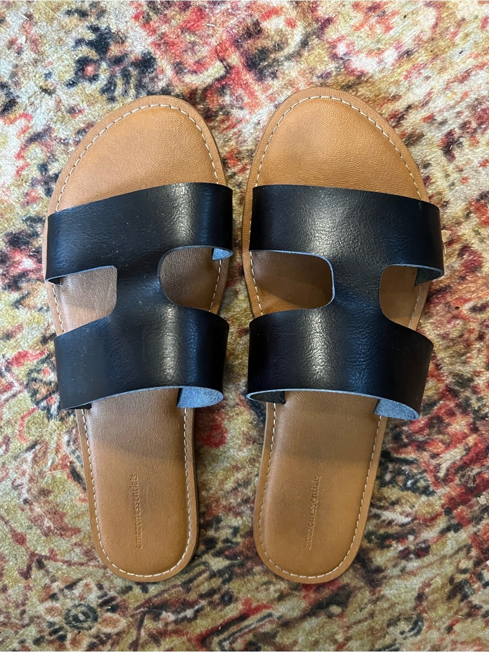 Amazon Essentials Women's Black Slide Sandals with Tan Footbed
